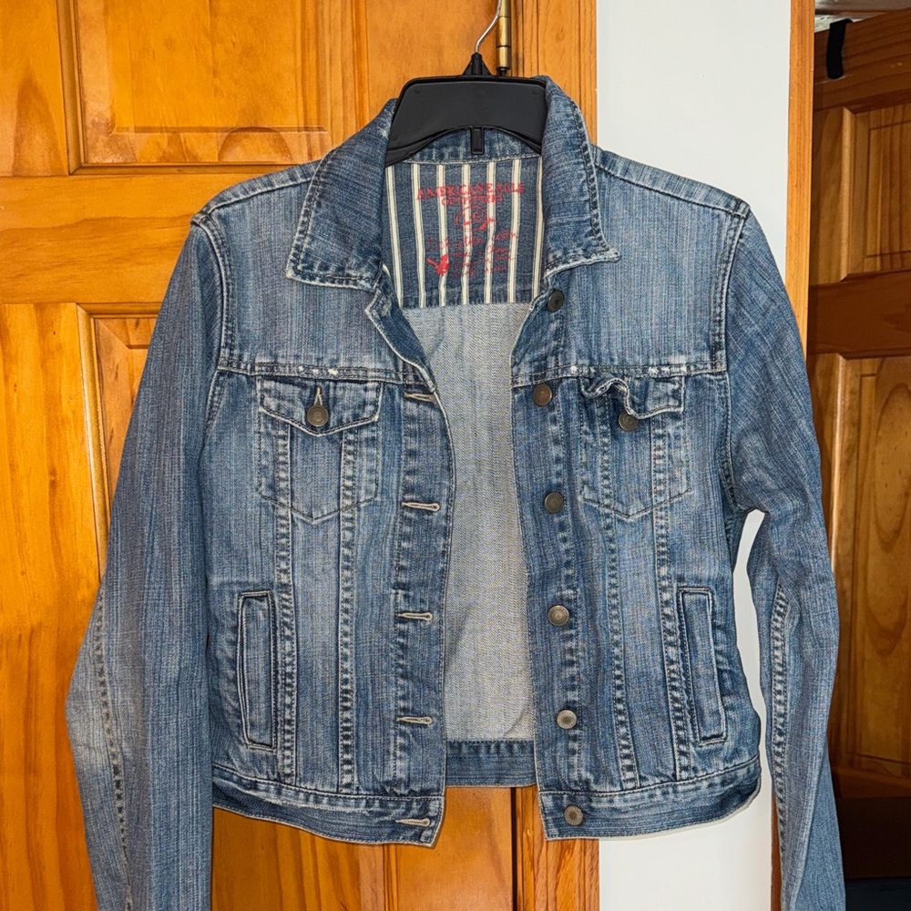 American Eagle LG Classic Blue Jean Jacket